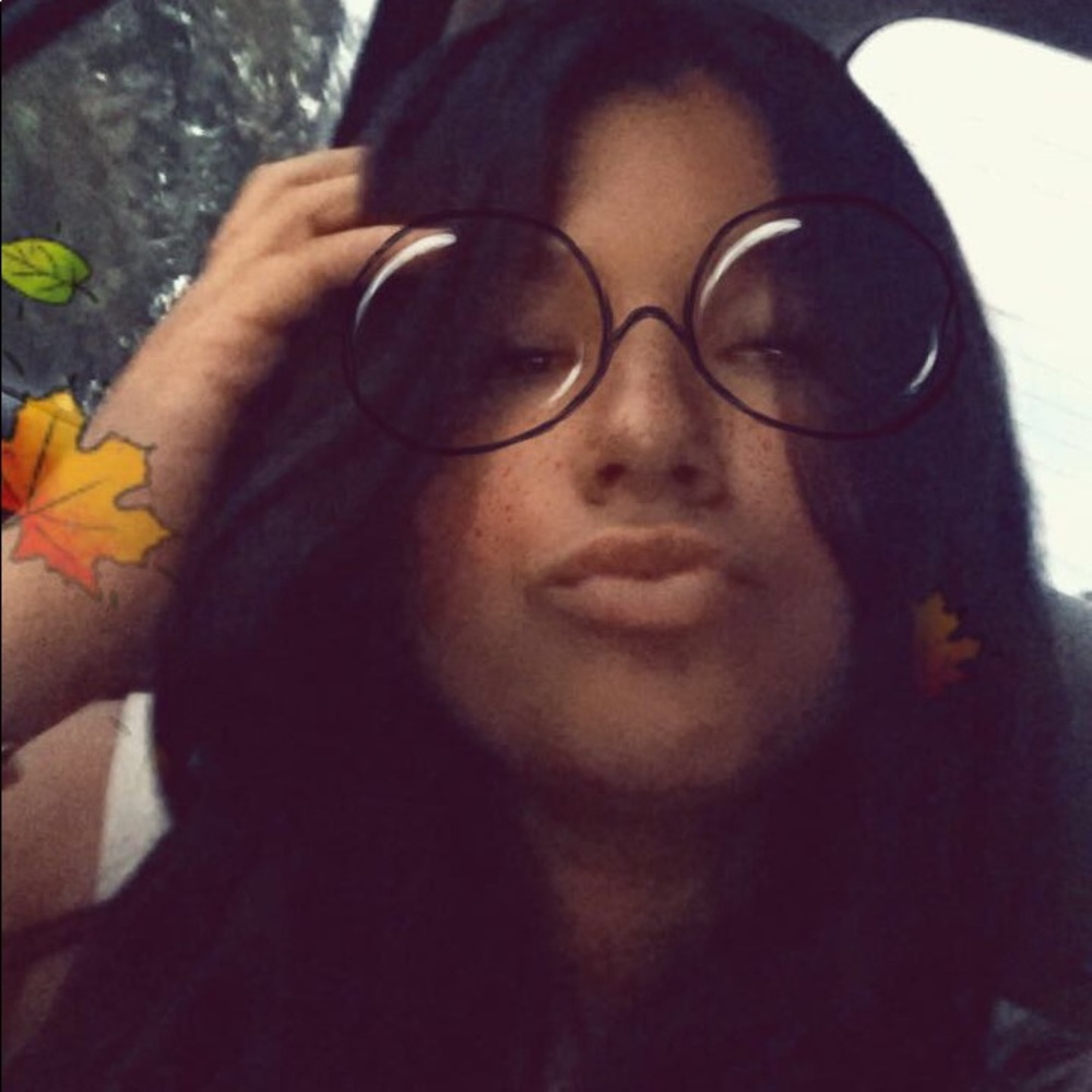 Meet your Posher, Gabriela
